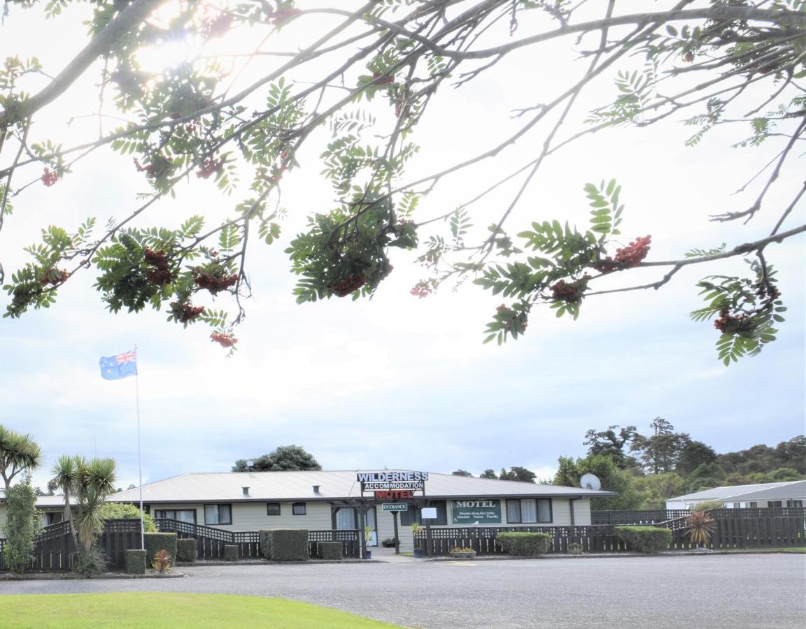Wilderness Motel Accommodation Haast Eksteriør billede