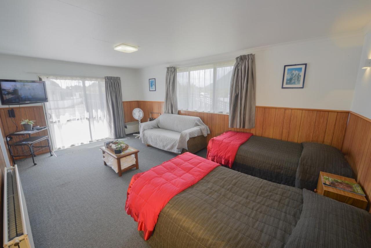 Wilderness Motel Accommodation Haast Eksteriør billede