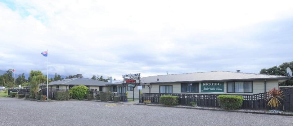Wilderness Motel Accommodation Haast Eksteriør billede