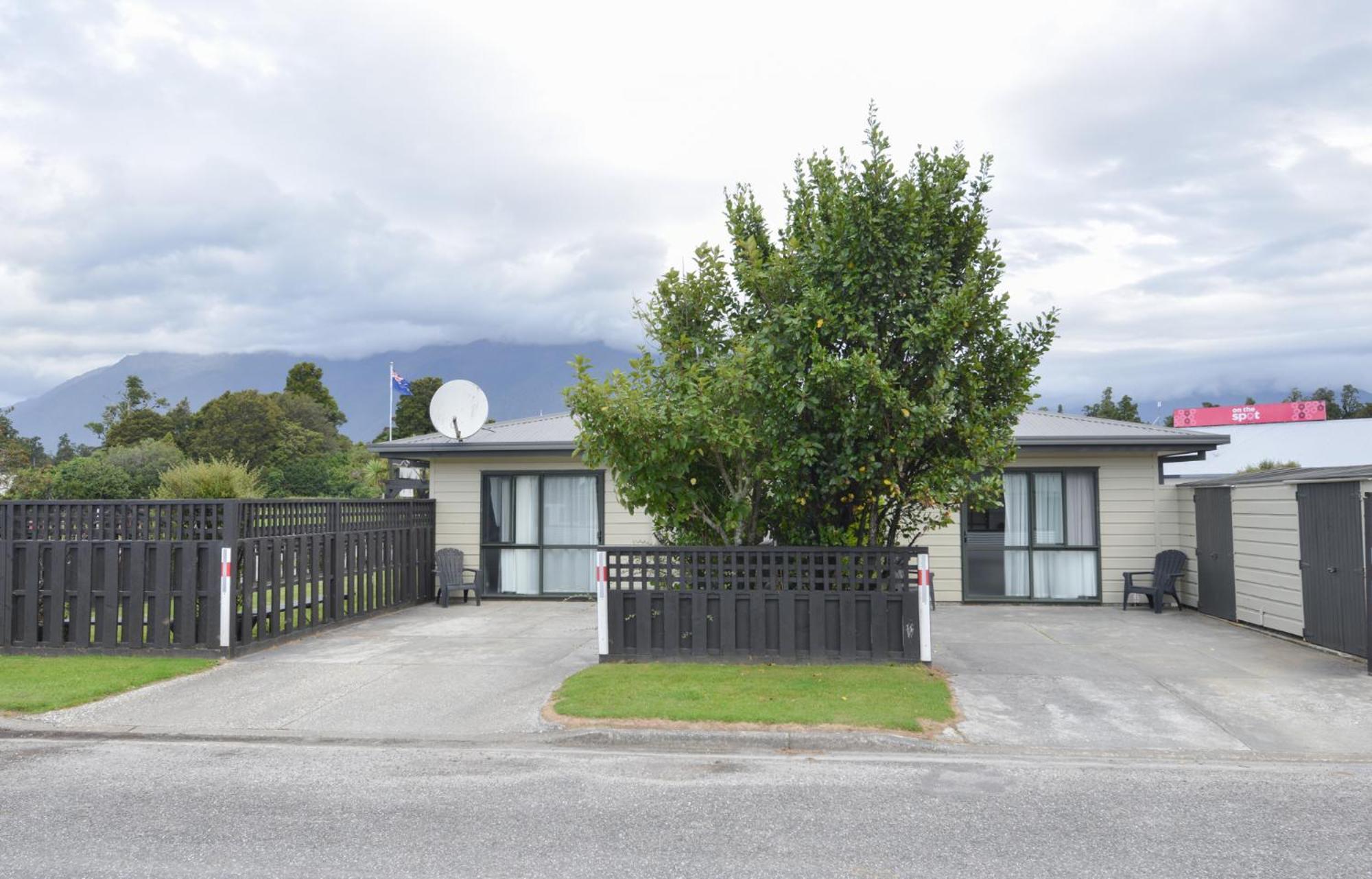 Wilderness Motel Accommodation Haast Eksteriør billede
