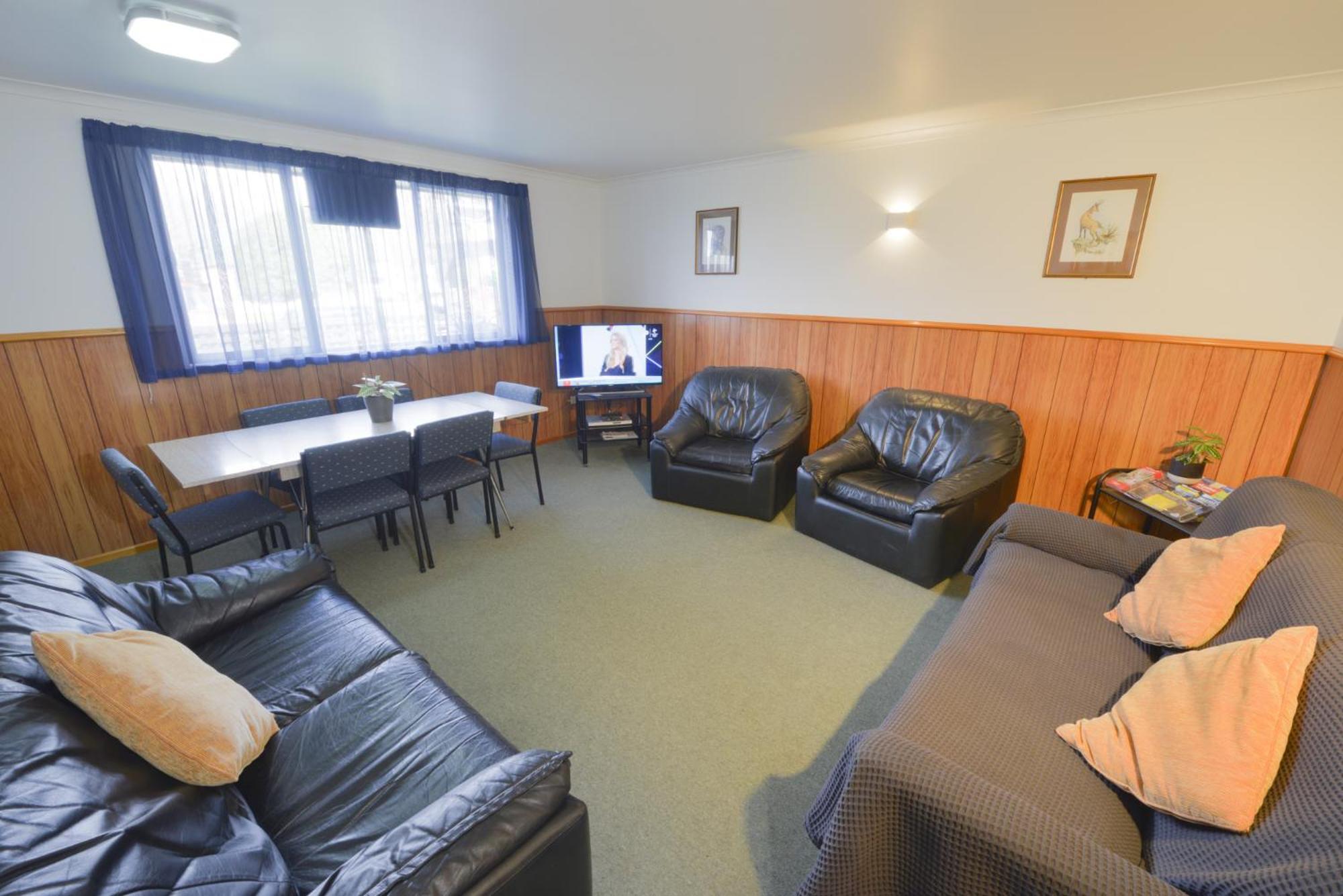 Wilderness Motel Accommodation Haast Eksteriør billede